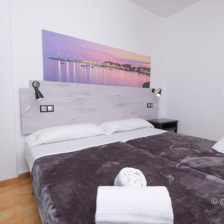 Apartamentos Ibiza Colonia de Sant Jordi Extérieur photo